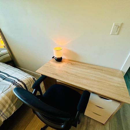 Cozy & Bright Home With Parking Victoria Eksteriør bilde
